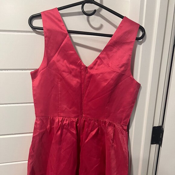 VV Dress - Picture 3 of 5